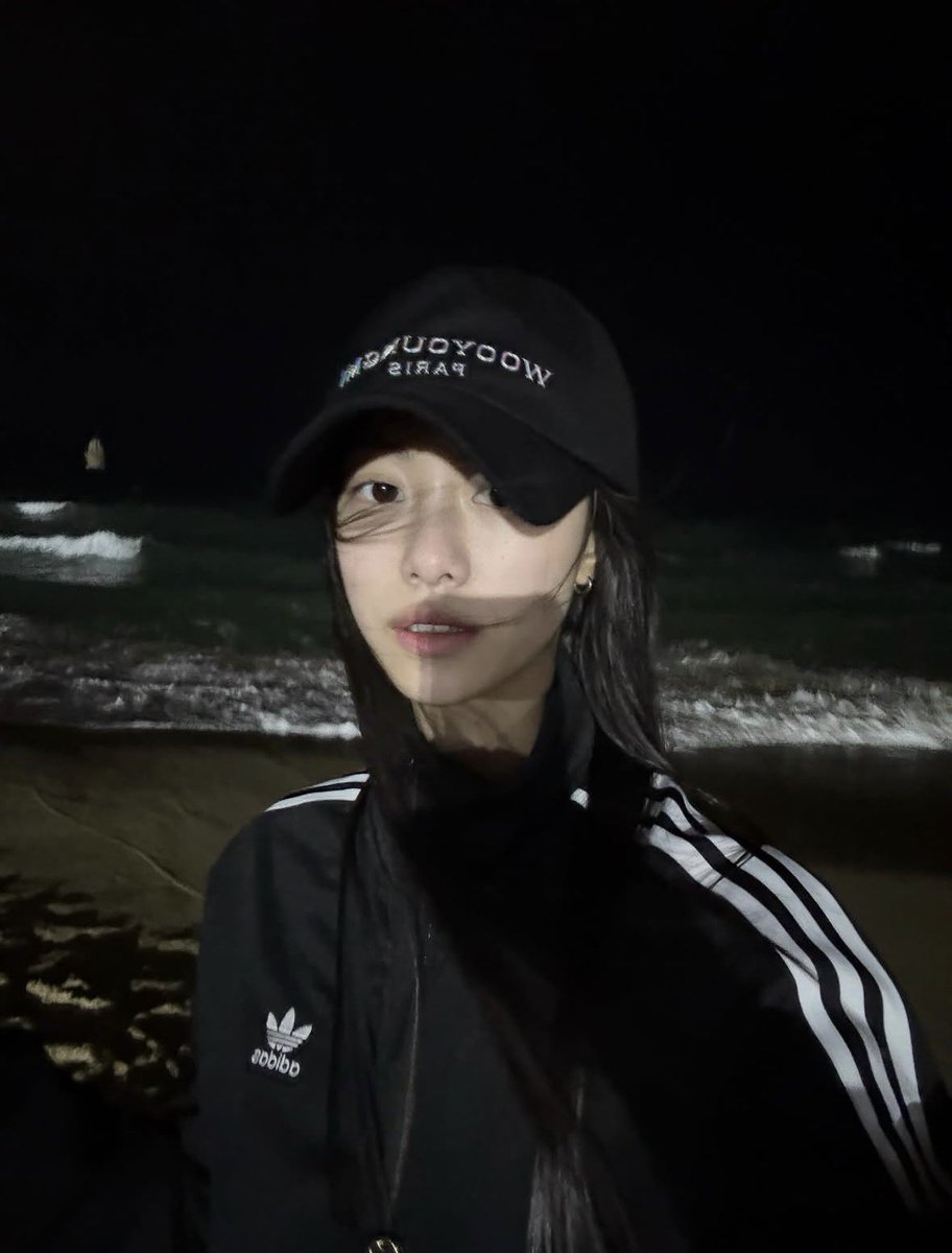 GaramSerenes's tweet photo. Wdym we’re going to be seeing Garam’s acting debut with her insane face card omgggg 😫🙏 https://t.co/REBUVcW3J8
