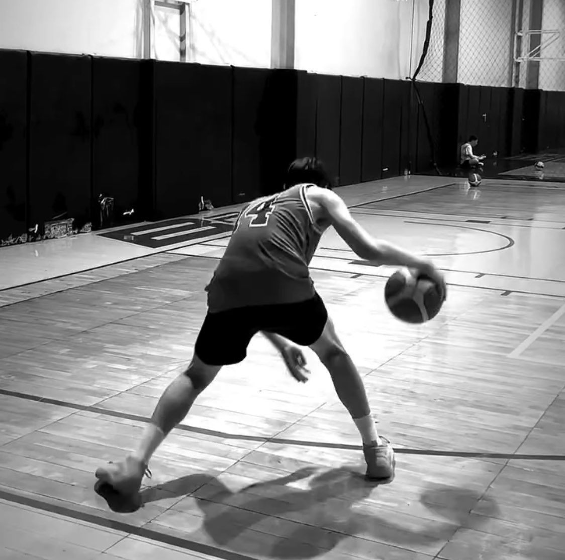 uunjao's tweet photo. cuma kisah klasik aa yang naksir anak basket, namanya peem https://t.co/pOpEI1WJfg