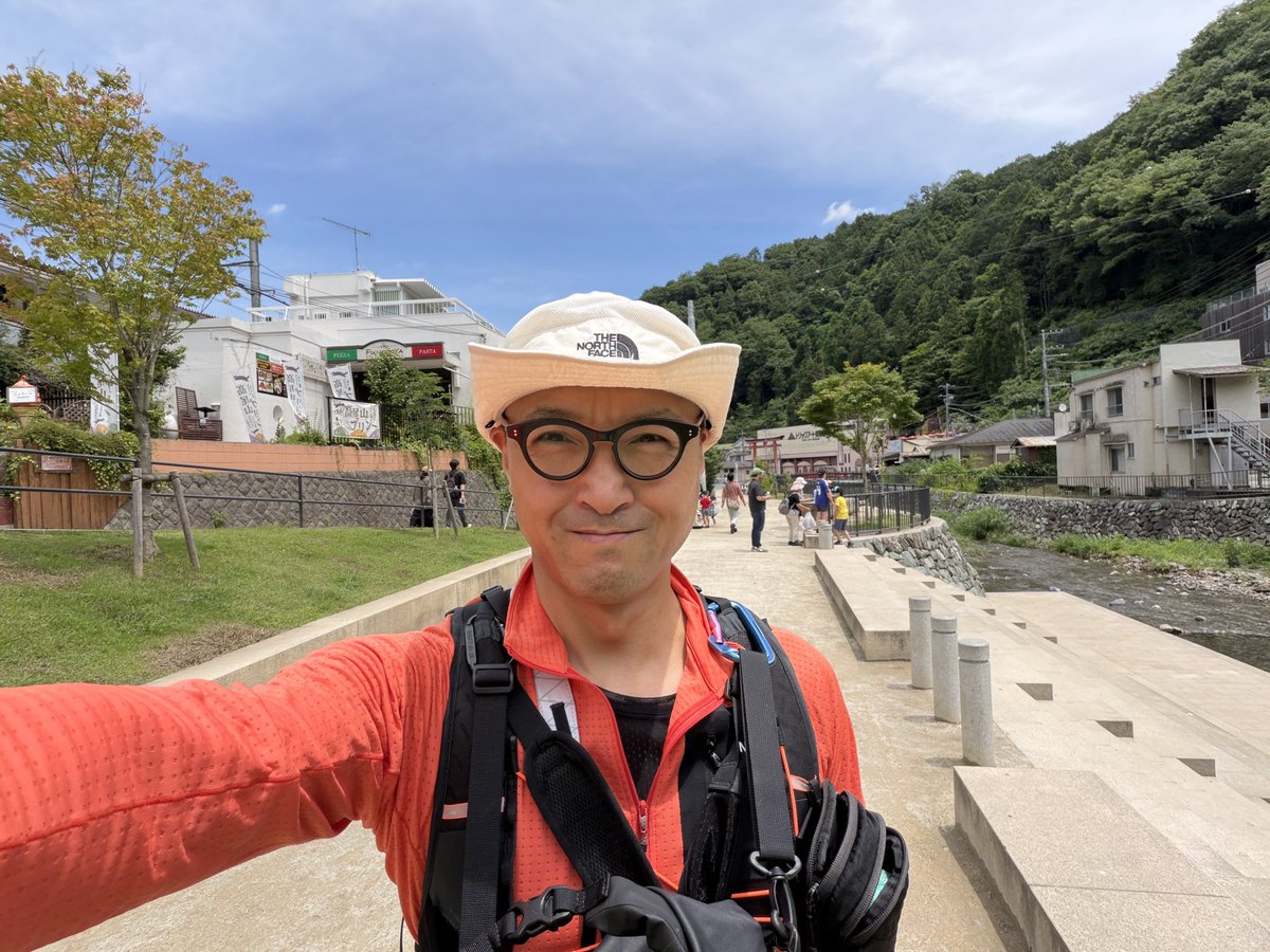 FinitoYamaguchi's tweet photo. 梅雨の晴れ間は歩くだろ。
みんな大好き高尾山口から遅めのスタート！ https://t.co/3oQgUxZrEJ