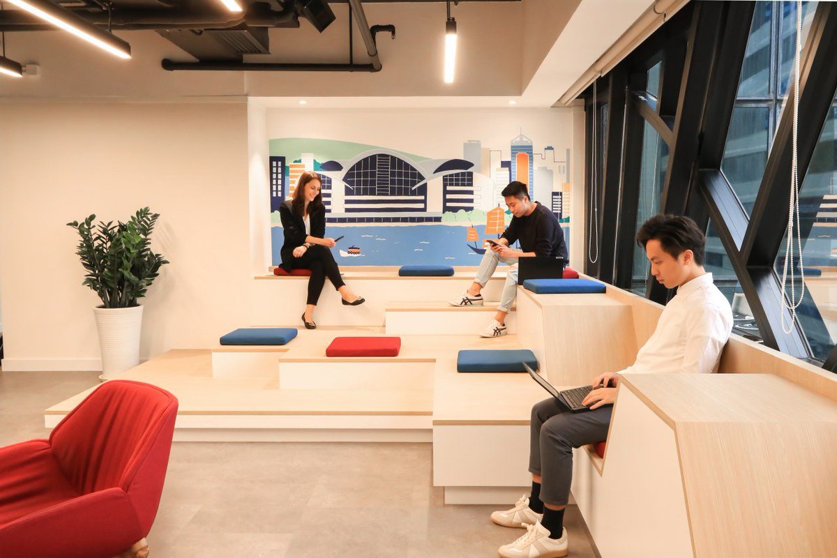 lightspace_news's tweet photo. Customized tiered seating by the window, bar-style workstations, casual sofas, and an enclosed discussion area combine to form an open, diverse, and shared living space. 

More info: https://t.co/K2o8a70ZFo
Email：info@lightspace.cc

#lightspace #Design #Chair #Sofa #officedesign https://t.co/iA8KmpfwT2