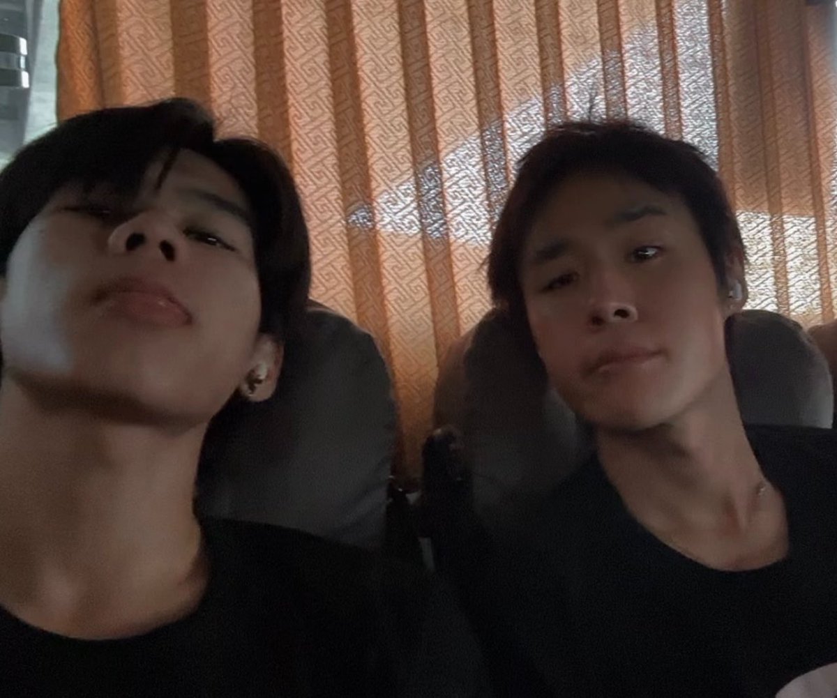 threetwo_www's tweet photo. เด็กหลังรถมาก ตลอดปัย55555

LYKN HOWLIDAY 2026

#GMMTVOuting2026
#TuiChayatorn #nnutdan https://t.co/jw8n2cwYI5