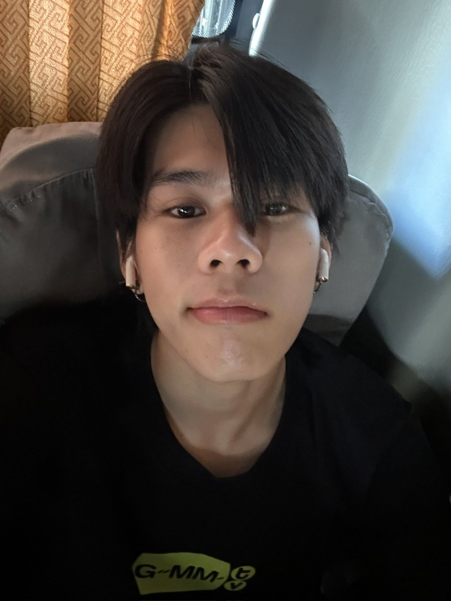 TuiChayatorn's tweet photo. ปีนี้เน้นกึงครับ

#GMMTVOuting2026 https://t.co/4OnVHzGMvd