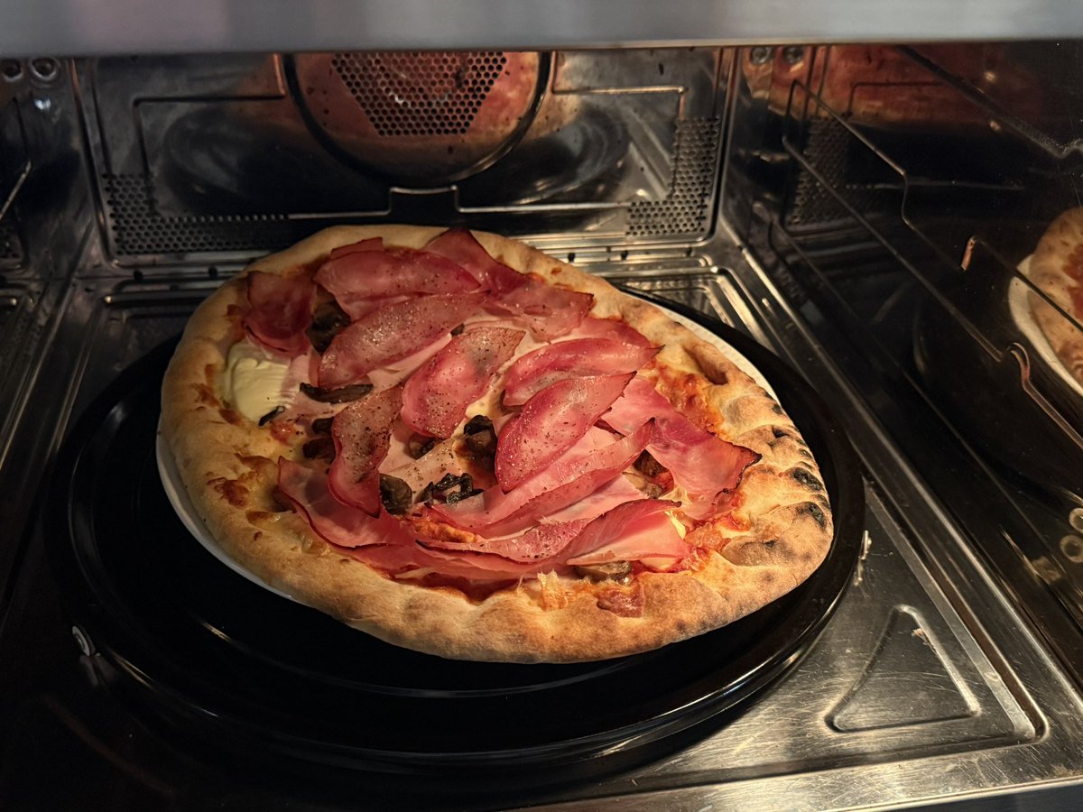 fufuu121's tweet photo. 🍕～ https://t.co/a2K0abF6Gb