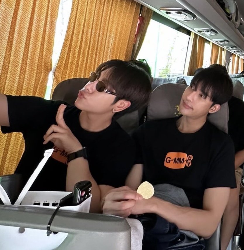 yapnilsc's tweet photo. earthmix and their gmmtv outing bus pics throughout the years: https://t.co/AKkMwtcW5V