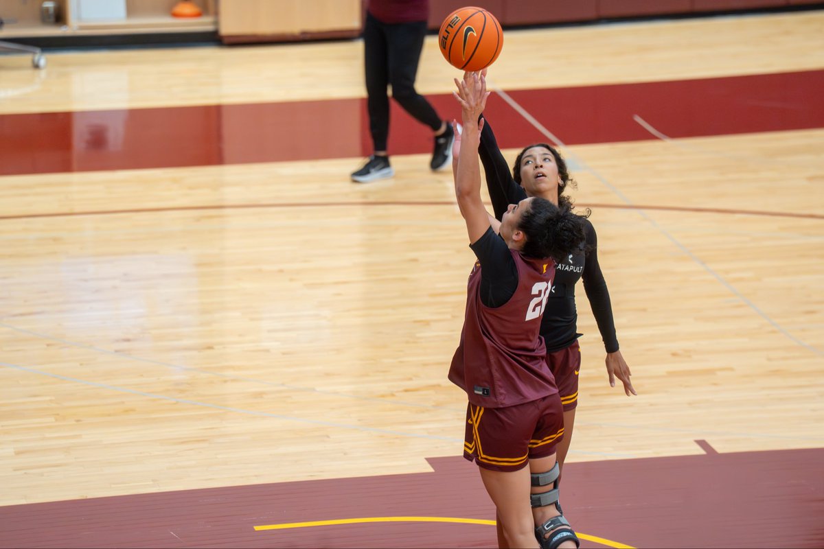 GopherWBB's tweet photo. Day one… done ✅

#SkiUMah | #Gophers〽️ https://t.co/V65ocdthL9