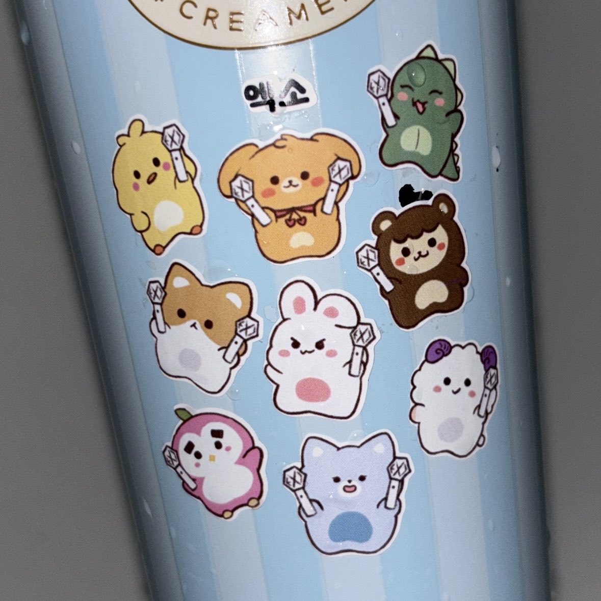 mgmg_negi's tweet photo. .✦ ݁˖ 𝒇𝒓𝒆𝒆𝒃𝒊𝒆𝒔
𐔌՞ ܸ.ˬ.ܸ՞𐦯 - 𝒕𝒊𝒏𝒚 𝑬𝑿𝑶 𝒘𝒂𝒕𝒆𝒓𝒑𝒓𝒐𝒐𝒇 𝒔𝒕𝒊𝒄𝒌𝒆𝒓𝒔
limited to 80 eris only >⩊<.ᐟ

𝐓&amp;𝐂:
✩ . OT9
✩ . ❌ jual/ai
✩ . 1 per person, fcfs
✩ . on spot trade ✅ (find me)
✩ . ⏱️ and 📍: tba (under this post)

#EXhOrizoninKL #EXOinKL https://t.co/bYsE1ZygaN