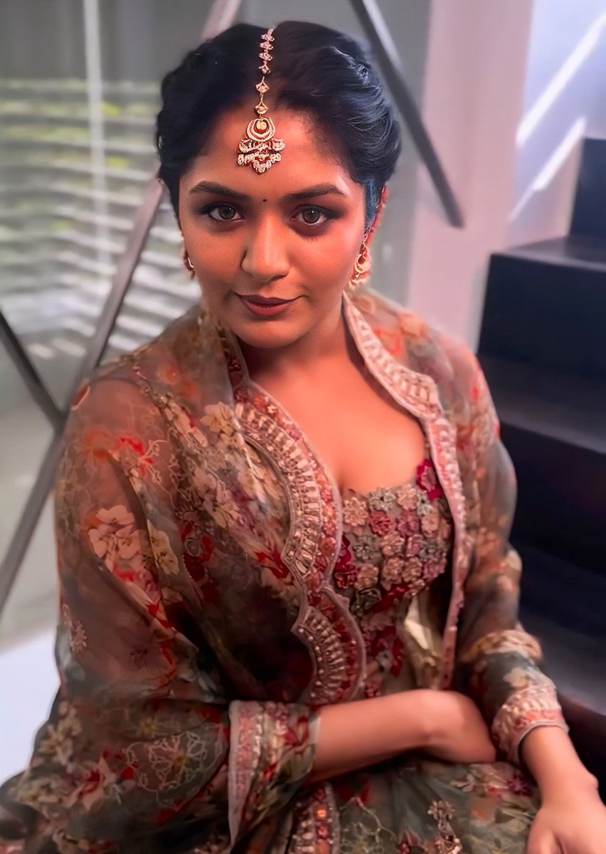 Leviathn01's tweet photo. Aditi shankar 🥵 https://t.co/u9ABNYNOIM