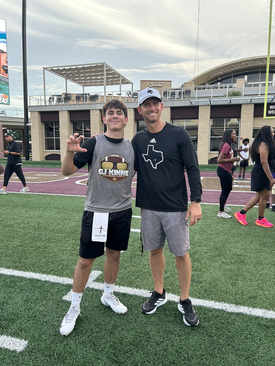 Ryder_Gordon222's tweet photo. Had a great time competing at the TX state prospect camp and had a great time during one on ones completing 13 out of 18 passes Always looking for improvement and can’t wait to compete again soon 💯💪@LDKep @CoachC_Evans @Joe_Jon_Finley @PF_HighFootball @The_QuincyD @QBHitList https://t.co/qZTwfftmrc