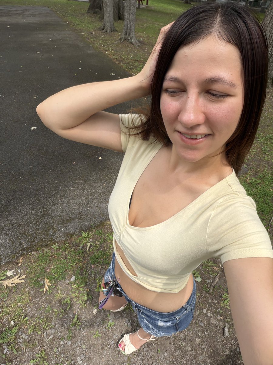 Sxylyss's tweet photo. Beautiful weather, enjoying the outdoors 💕 https://t.co/Wk5105GVSd