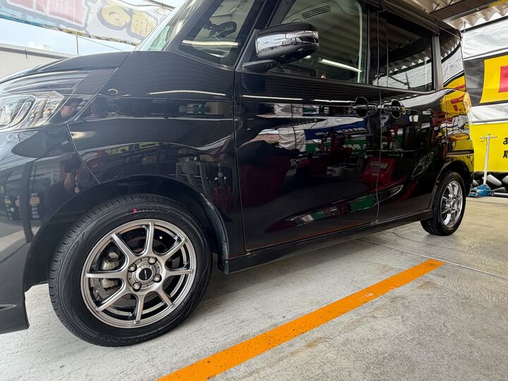 twp_sanda's tweet photo. 日産デイズのタイヤ交換ありがとうございました🛞
ロードストーン HP02 を装着✨
コストパフォーマンスに優れた人気タイヤです😊
通勤やお買い物など普段使いにもぴったり！
お求めやすいタイヤをお探しの方にもおすすめです👍
#タイヤホイールプレミアム #日産デイズ #ロードストーン #タイヤ交換 https://t.co/Rg3sqcPEwZ