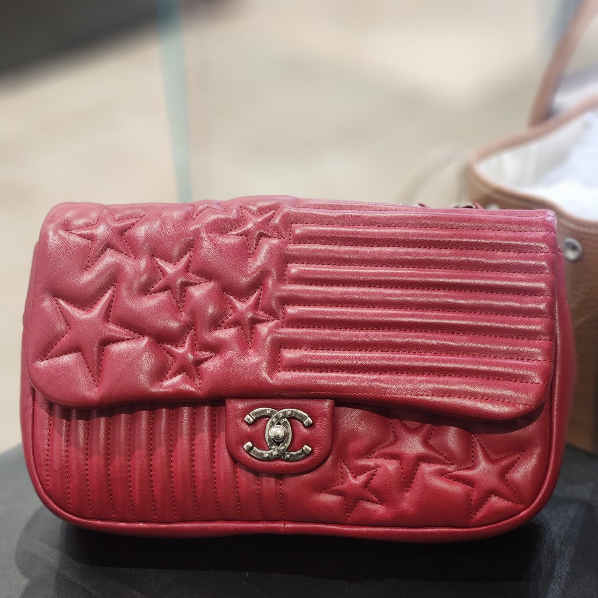 レア　CHANEL シャネル　チェーンショルダーバッグ　ココマーク　ラムスキン シャネル チェーンショルダーバッグ ココマーク スター ラムスキン
