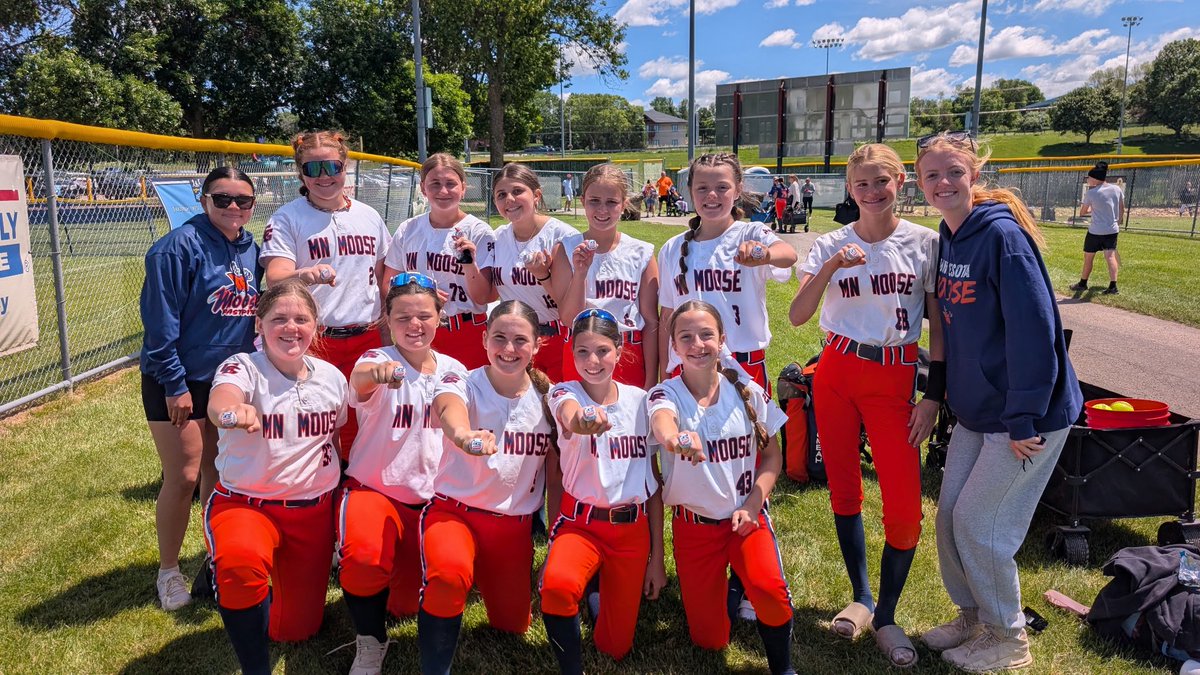 Lexi_Showdown's tweet photo. 12B runners up - MN Moose 12u White https://t.co/5IPDuumHt6