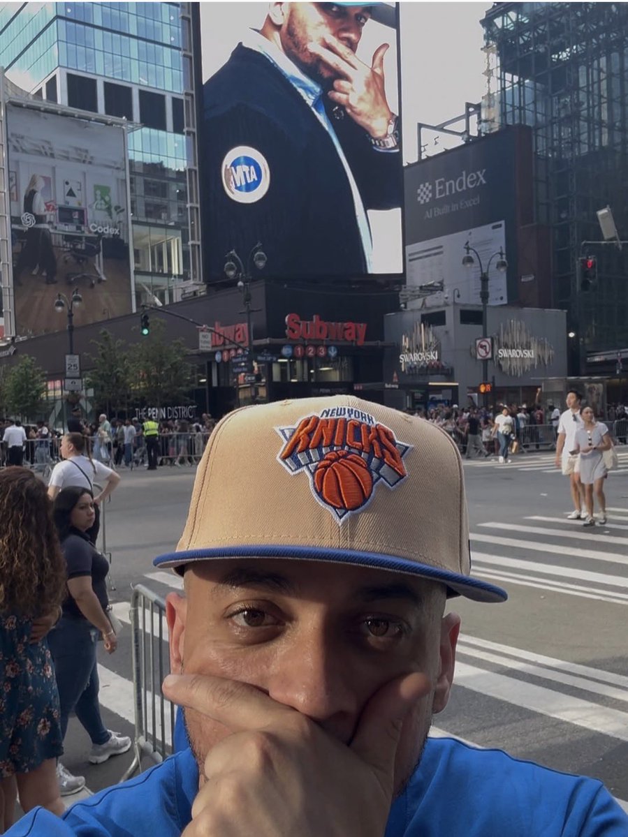 KINGDNATOOTH_'s tweet photo. BROOKLYN’S OWN CORTEZ GETS A BILLBOARD IN NEW YORK CITY AFTER THE NEW YORK KNICKS WIN 🔥🔥🔥 LETS GO FLEA https://t.co/xs0bK1Wrmq