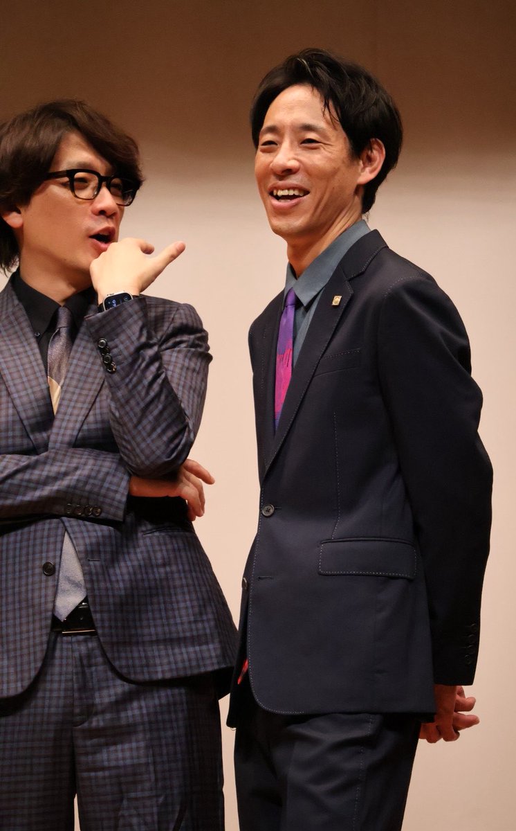 U5op1S9GBnApLg1's tweet photo. 会社にこんなにかっこよく立ち話してる同僚がいたらどんだけモチベが上がることか、、
#囲碁将棋 https://t.co/2lk9smbE3p