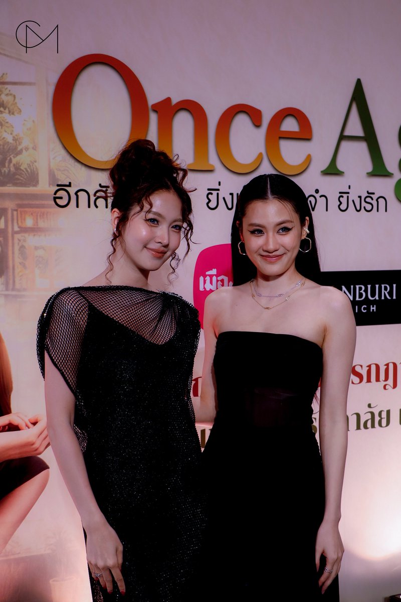 CM2Connect's tweet photo. [เก็บตกบรรยากาศ] “เฟิร์น นพจิรา และ นาน่า ศวรรยา” ช่วงเดินพรมในงาน Gala ละครเวที “Once Again อีกสักครั้ง ยิ่งเจ็บ ยิ่งจำ ยิ่งรัก”

#fernynop #เฟิร์นนพจิรา
#นาน่า #nana_nspk
#ONCEAGAINGalaNight
#ONCEAGAIN #อีกสักครั้ง https://t.co/4z6MJ9cRZu