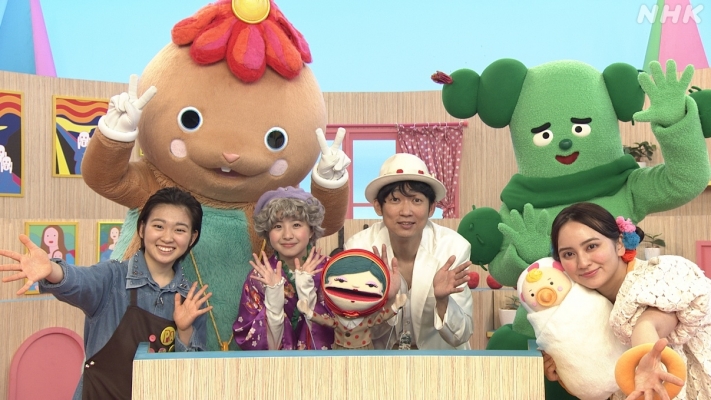 sukusuku_com's tweet photo. 【6月23日(火)放送！「ウェルカム！よきまるハウス」】
 /／
ママの弟シロウさん（ノンスタイル石田明）とリサばあ（増田梨沙）が再び登場✨
\＼
スリッパを使った障害物競走で大盛りあがり！
サボさんがしりとりで痛恨のミス！めくるめくモノボケは必見です👀🙌
ＡＫＢ４８♪恋するフォーチュンクッキーをカバー。亀田誠治さん編曲による生演奏、斎藤アリーナさんの歌唱、サボさん・シュッシュのダンスでお届け🎵

https://t.co/RxkGOPTcwe
#石田明 #増田梨沙
#亀田誠治、#斎藤アリーナ、#サボさん、#シュッシュ　
#よきまるハウス