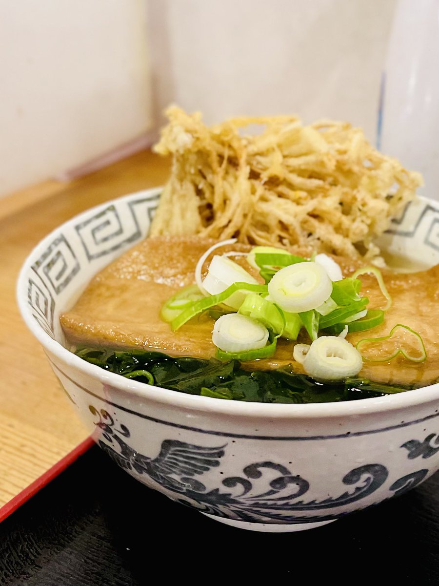 chamomile175's tweet photo. ランチやめてから火曜日朝のデフォ

穂乃香さんで朝うどん

・冷きつねわかめうどんハーフえの天凸

ツルッモチッ！
お出汁がジワー！
語彙力を失う美味さです

@marutaitai777 https://t.co/IL9cmep2mv
