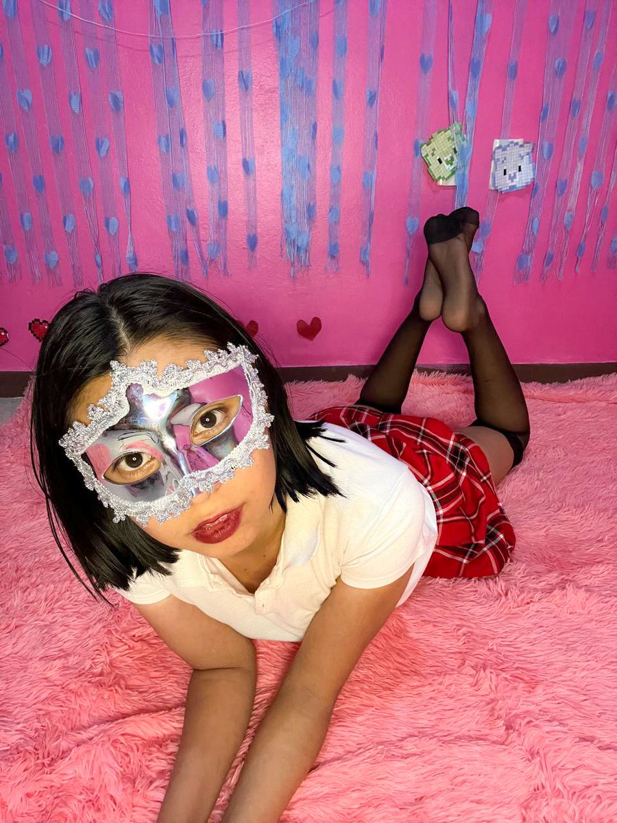 flaquitapriv18's tweet photo. Mi amor espero y hayas tenido un bonito inicio de semana te mando muchos besitos 😘😘❤️❤️ https://t.co/mkxme5PmwP