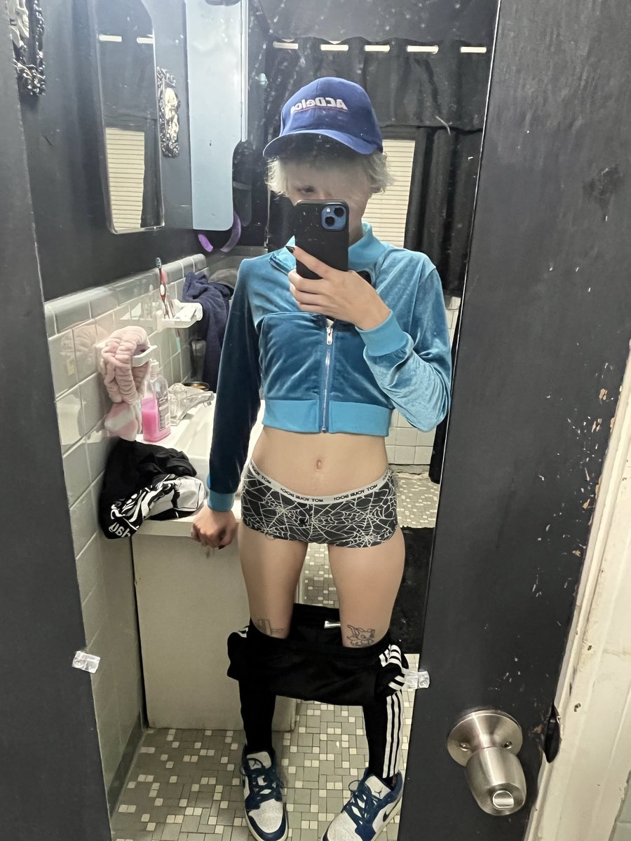 xGloomyBabyx's tweet photo. uhmmmm, did you miss me? or are you dumb?
#tomboy #tomboythirsttrap #tomboystyle #tomboynsfw #petite https://t.co/Ri4KKbcSKp