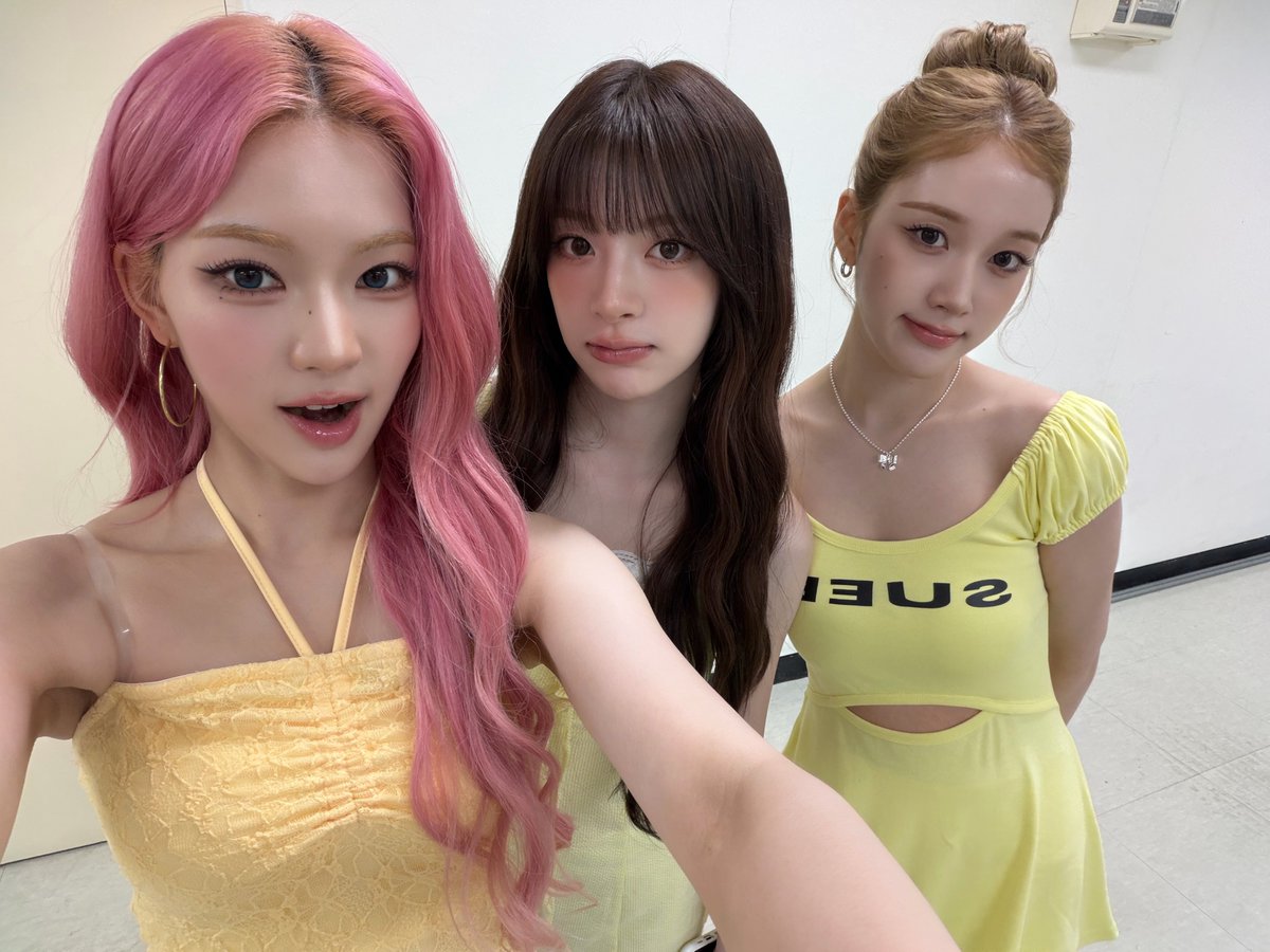 STAYC_talk's tweet photo. 스테이씨 컴백 야호 🎀

#STAYC #스테이씨 #ISA #아이사 https://t.co/qvVuuMkHBA