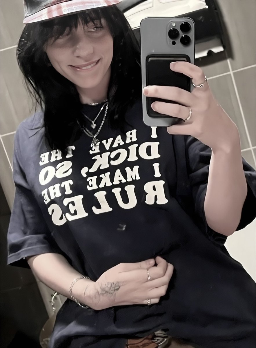 Billie Eilish Pirate Baird O’Connell. tweet media