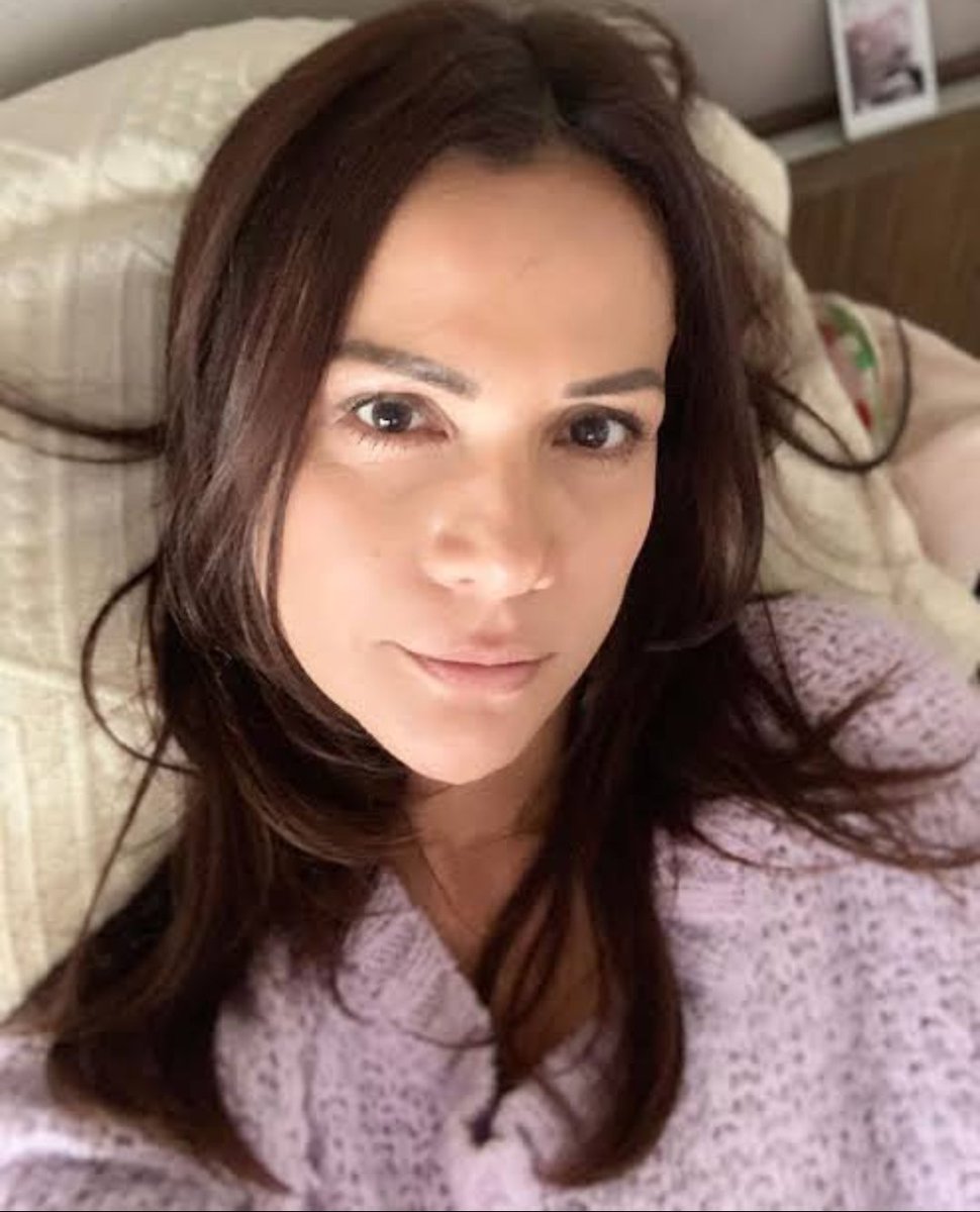 Augustohq26's tweet photo. Que país le recomendarías a Charito el 28 de Julio. 
Dijo, si gana Keiko, me voy del país...... https://t.co/aWbJwKMCCt