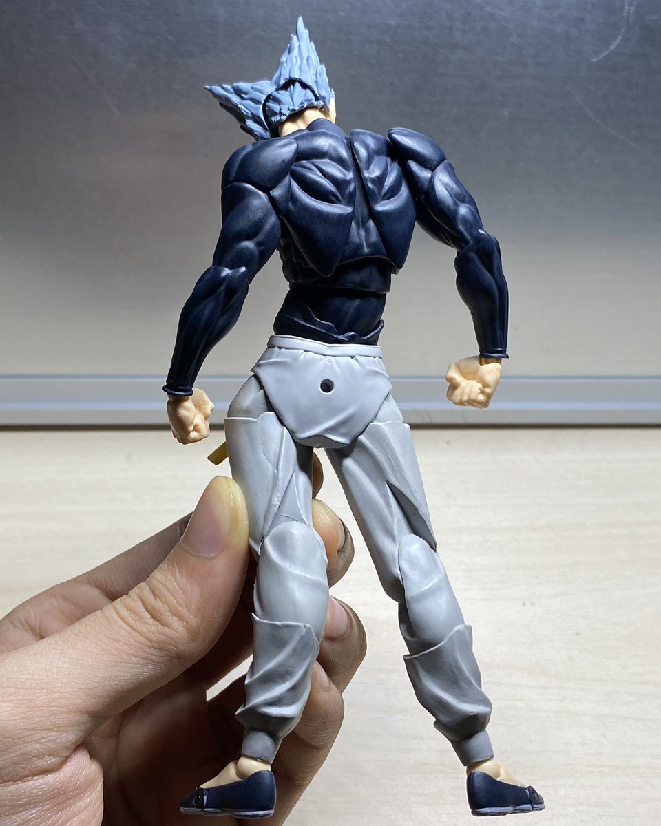 Random20585742's tweet photo. Revoltech Garou is nuts… https://t.co/DbucgAcvaF