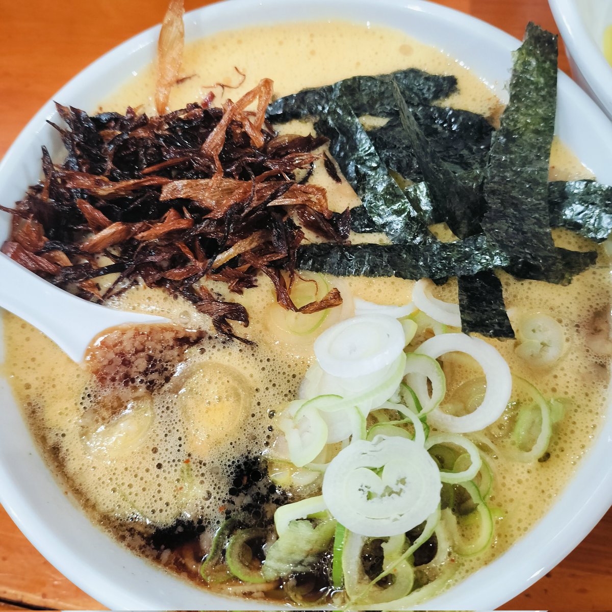torata's tweet photo. ＃一条流がんこラーメン金町

今日は朝ラー納豆つけ麺😻

お店チラ見で着席チャンス😻
店外ボードに（納豆）は記入なし
店内にて純正チケット購入後
納豆ラーメン
納豆つけ麺チョイス
スープはいずれも醤油
つけ麺
基本麺はつけ麺用の太麺だけど
「細麺希望」可能😊

今日もおいしいおいしいლ(´ڡ`ლ) https://t.co/sKfxnV1uxK