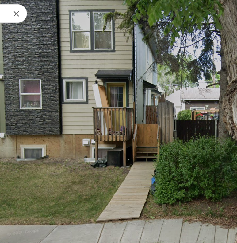 Shaybear98's tweet photo. This is an infill monstrosity built in Beverly YEG.  They built that cheap ass fence right up against my in-laws fence and it towers over their nice fence.  Not to mention the balconies built?!?!   I guess kids are always on them  🤦‍♀️ "Posts" are rotting...Yeah, that's legal  🙄 https://t.co/52j0gf3hj7