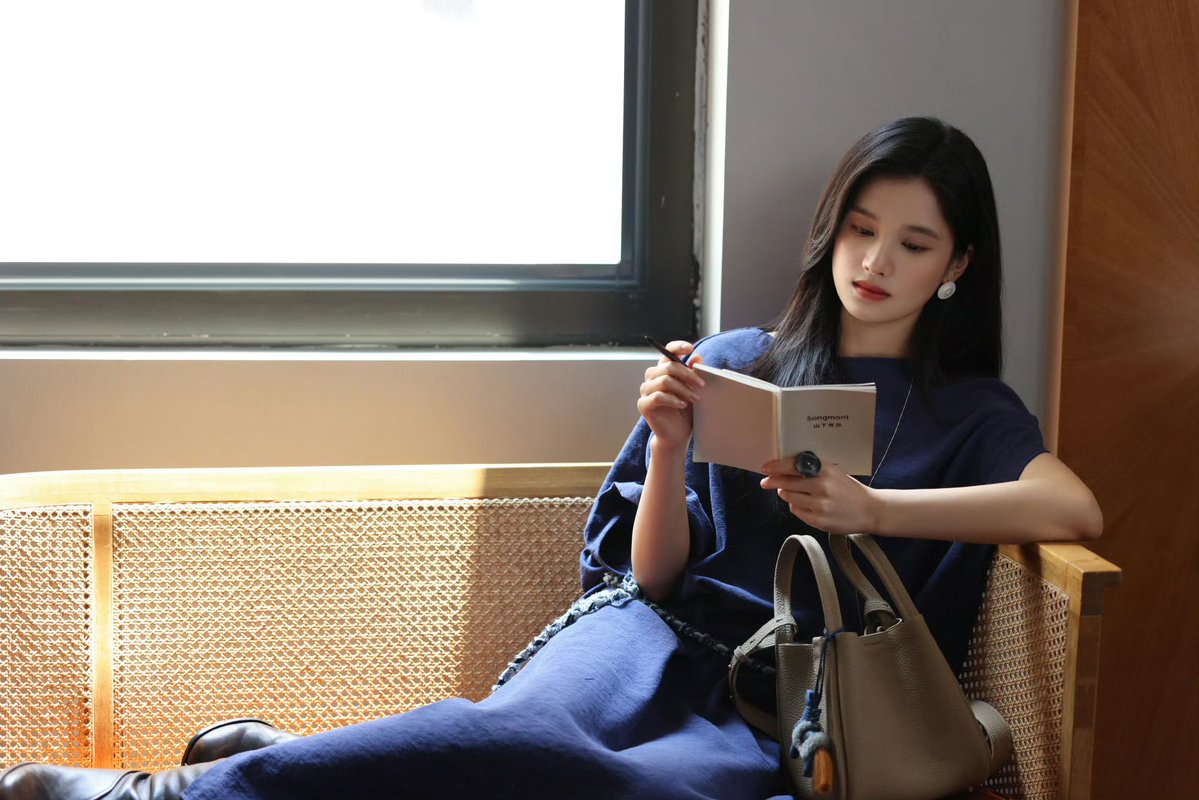Jingyi. tweet media