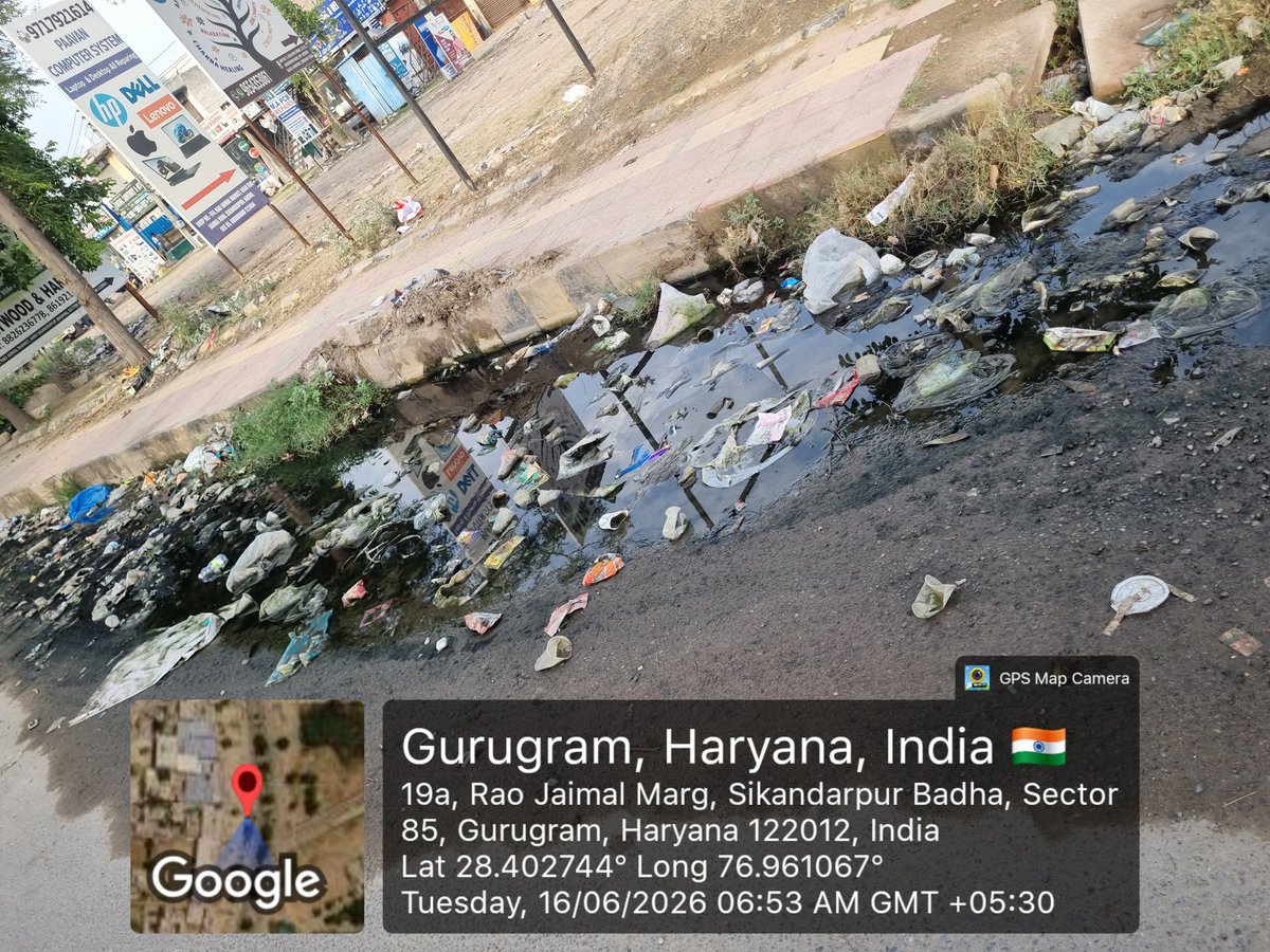 suyashjains's tweet photo. Main road leading to Sector 84 under @MCManesar is in terrible condition, and it’s not just this one road. All nearby connecting roads used by thousands daily are rarely, if ever, swept.
This is not just today’s issue. The condition has been bad for the last 15–20 days, and (1/2) https://t.co/FPQiQNOIzS