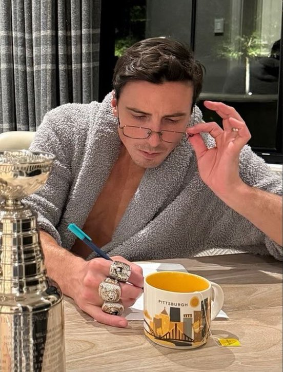 joesnicky's tweet photo. do you guys remember milf-andre fleury..... https://t.co/M3fryYsh54