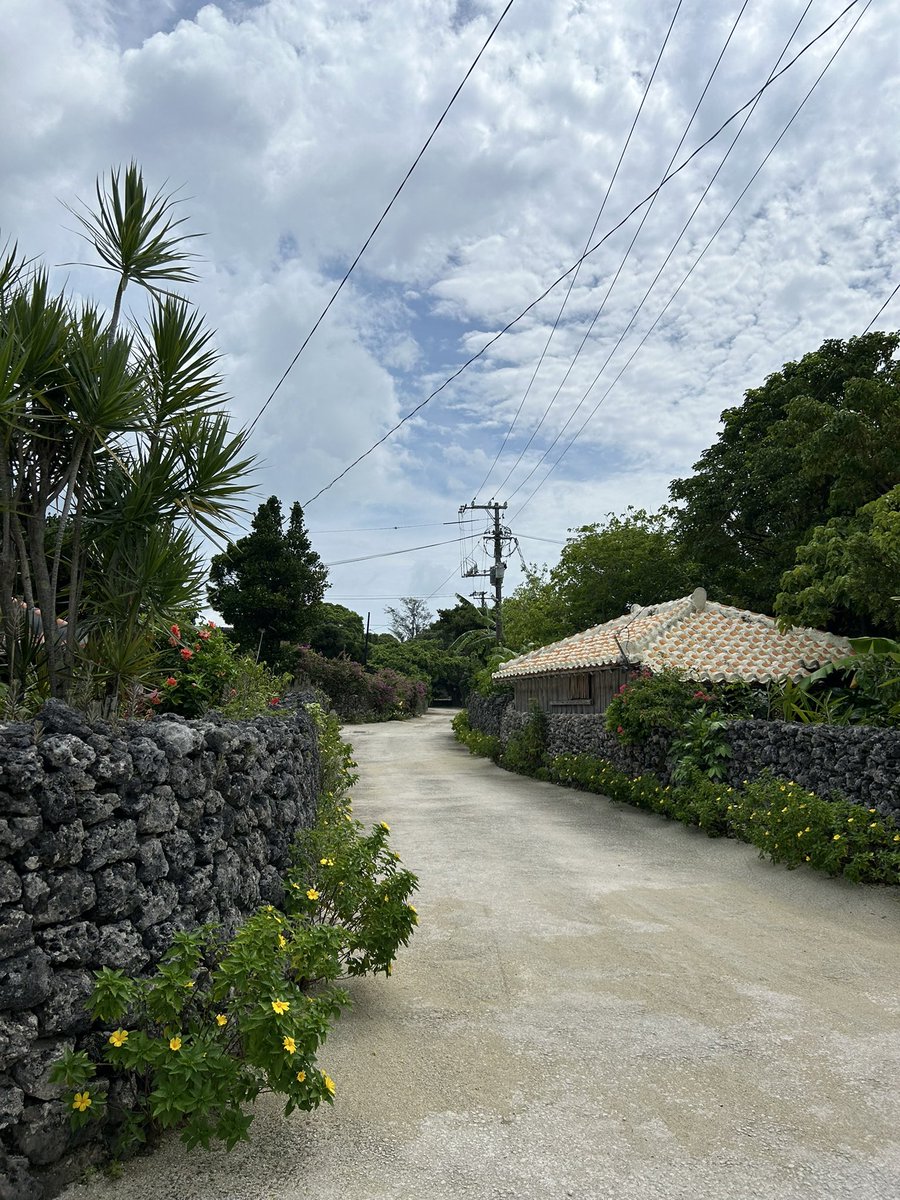 bakuringco's tweet photo. 曇ってますが観光にはちょうどいい天気かも。#石垣島 

(@ カイジ浜 (星砂の浜) in 竹富町, 沖縄県) https://t.co/7eLYJL1xl5… https://t.co/wiHX0Iv5Vv