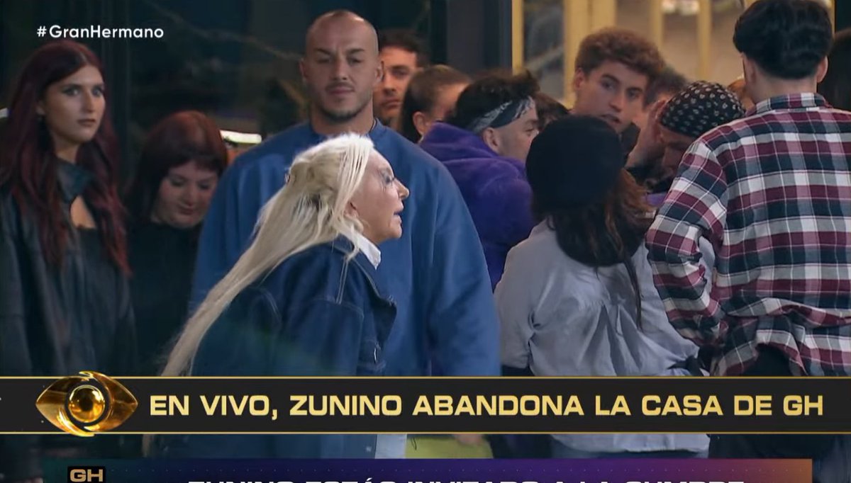 ElTeleBasura's tweet photo. AJJAJAJAa que RICOOOOO !!!  se fue el Duende de mierda por fin #granhermano https://t.co/RdspQLursQ