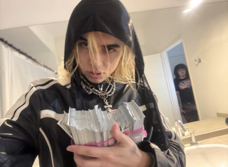 p1nkshypwetty tweet media