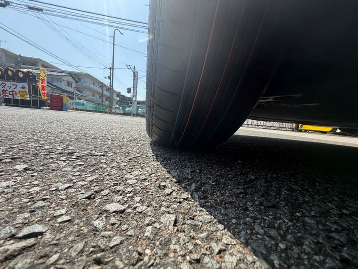 twp_sanda's tweet photo. BMW 2シリーズのタイヤ交換ありがとうございました🛞
ブリヂストン トランザT005 を装着✨
快適な乗り心地と高い高速安定性を兼ね備えたプレミアムタイヤです😊
輸入車のタイヤ交換もぜひ当店へ👍
#タイヤホイールプレミアム #BMW2シリーズ #トランザT005 #タイヤ交換 https://t.co/xDF0LsSPpo