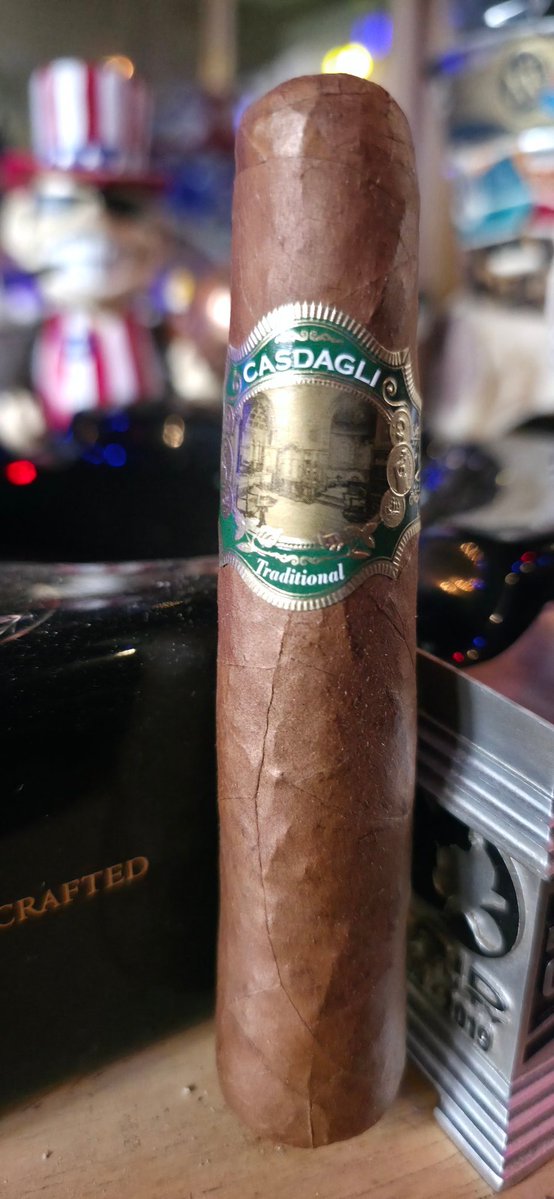 Paradox72A's tweet photo. Happy Monday FOTL PSSITA Up first
Casdagli Traditional Line
This cigar is blended exclusively for Bespoke Cigars by Hendrik Kelner Jr. of the renowned Kelner family, crafted at the respected KBF factory in the Dominican Republic.

Wrapper: Dominican 

Binder: Dominican https://t.co/KO7rL4VIdD