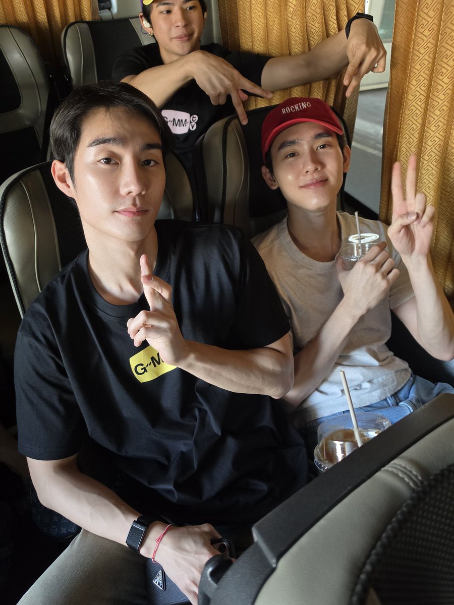 Spkasibook's tweet photo. ตี๋บี๋พร้อมคร้าบบ ส่วนมาร์คภาคินเริ่มแล้ว655555555

FORCEBOOK FUN MOMENT 
#GmmtvOuting2026 ✧˖°📷 ༘ https://t.co/zS5kKcE8fc