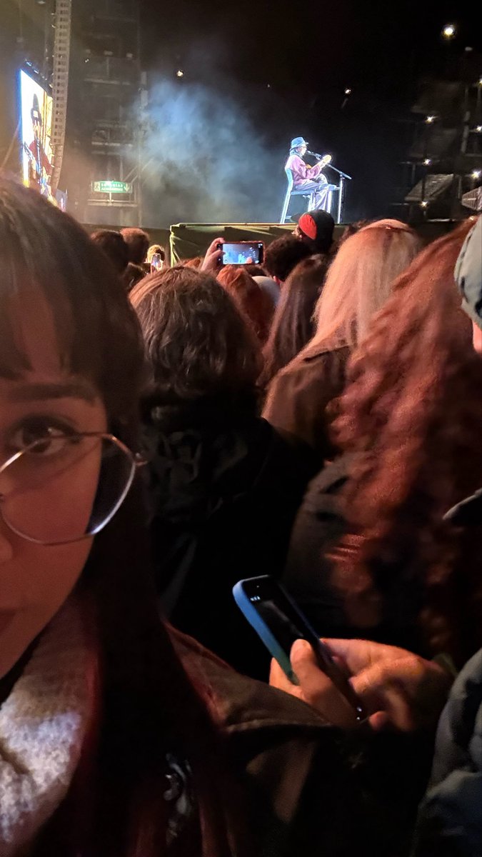 Magic__Baby's tweet photo. fui no show do djavan sabado e eu tava asi 🤏🏼 dele https://t.co/NdH1dd3Fpu