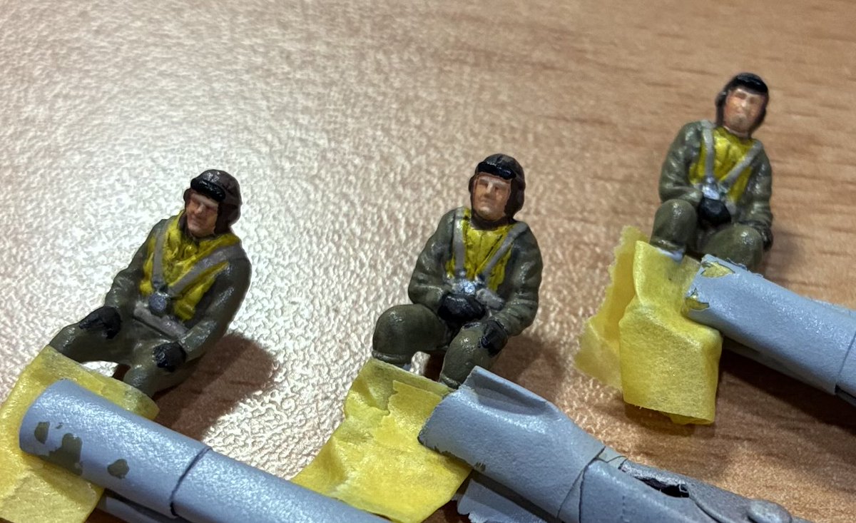 ChangYogen's tweet photo. Italeri and airfix 1/72 bomber crew https://t.co/atvrT0dhRU