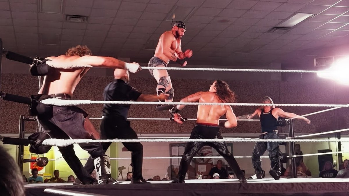 CarlosStoneking's tweet photo. @shiloh_wwe was in #NXTJACKSONVILLE as Hank, Tank and Shank made a suprise return! #WWENXT #wwe #ToothlessAgression #Hillgang #Flannelassasin #MRNXT https://t.co/ayBO2lBtkH