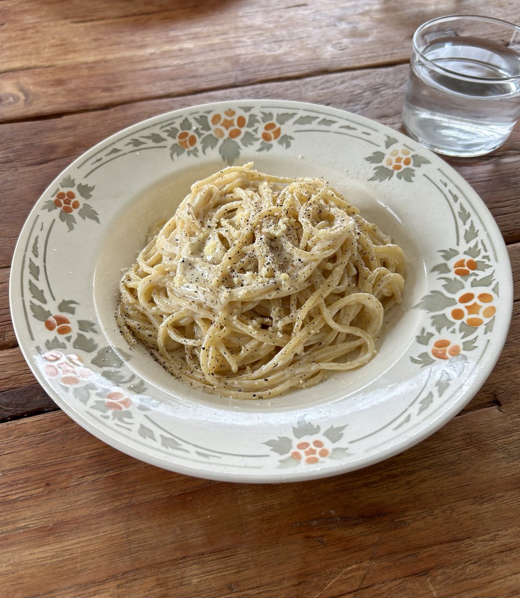 bonjudy_'s tweet photo. レモンクリームパスタ🍋
渡辺康啓さんの本に載ってるレシピで。レモンの爽やかさとピーナ��ツバターのコクが重なってとても美味しかった https://t.co/bWWafODa94