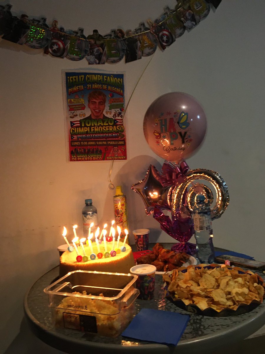 weededwee's tweet photo. todxs saltando por gabi en su cumple!!!!! 
6s vbzzzzz
@soobhanis @baesuminBv https://t.co/CbDINIWaQh