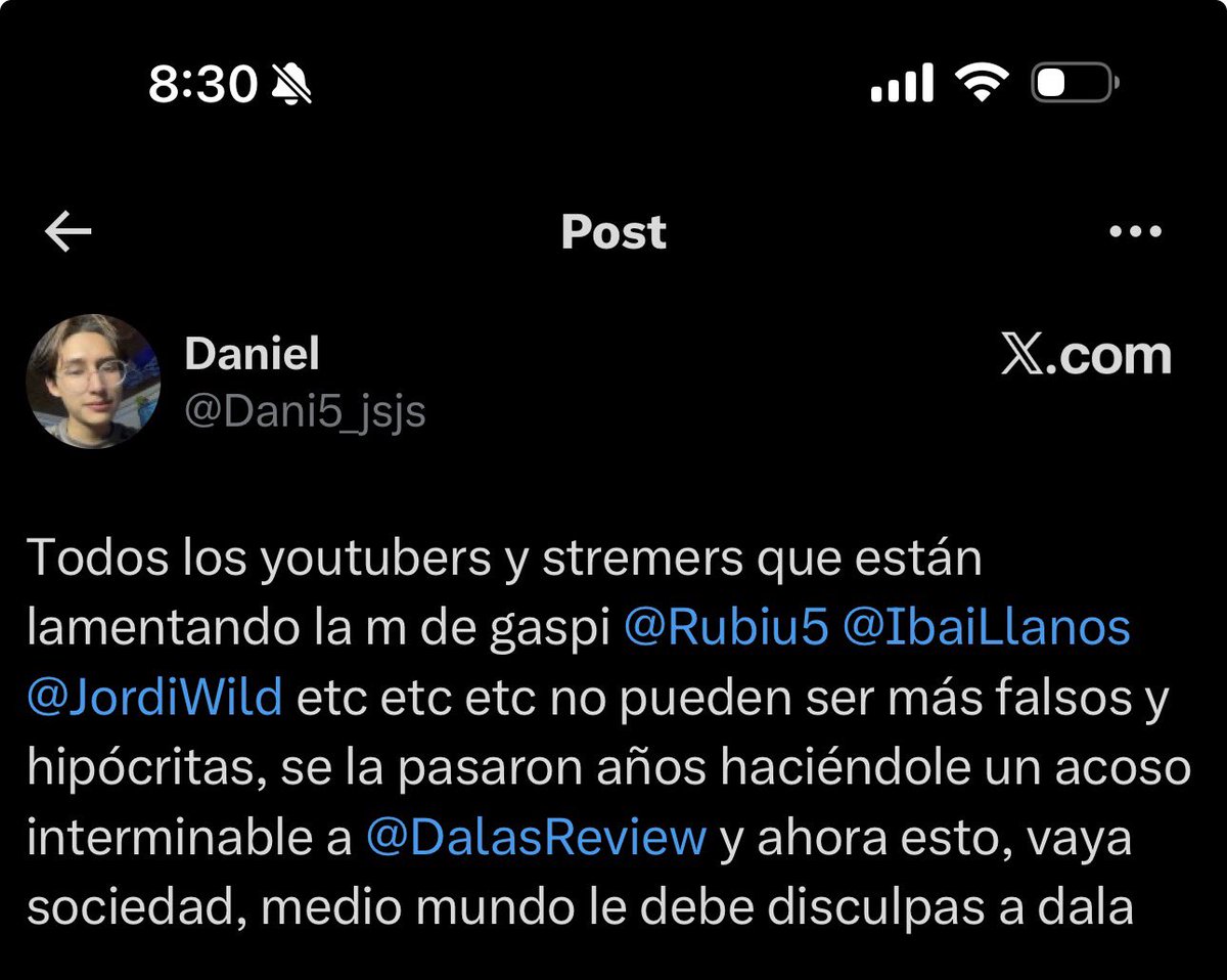 Asml28's tweet photo. @DieguitoComunic tanto fans como haters de Dalas están utilizando la tragedia para hacer polémica. Los haters de Dalas cada vez se parecen mas a él atacando sin qué ni para qué a Dalas, y los fans de Dalas dan tanto asco que hasta a Dalas le daría verguenza que se hagan llamar pambis.
Repeten. https://t.co/aOsUshheXl