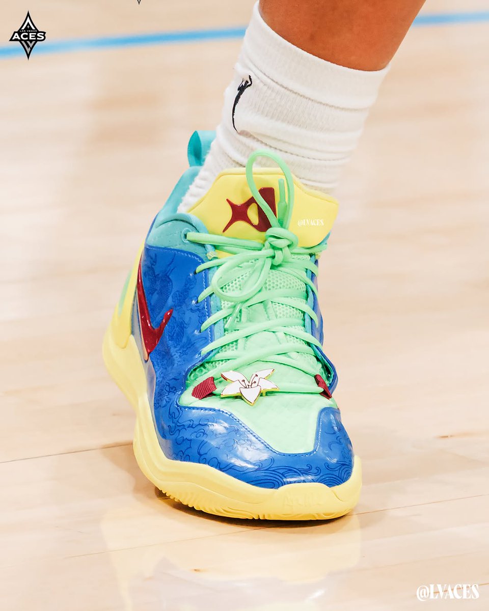 JustFreshKicks's tweet photo. Strength in every stride. Purpose in every step ✨ https://t.co/HpM3HTUeOw