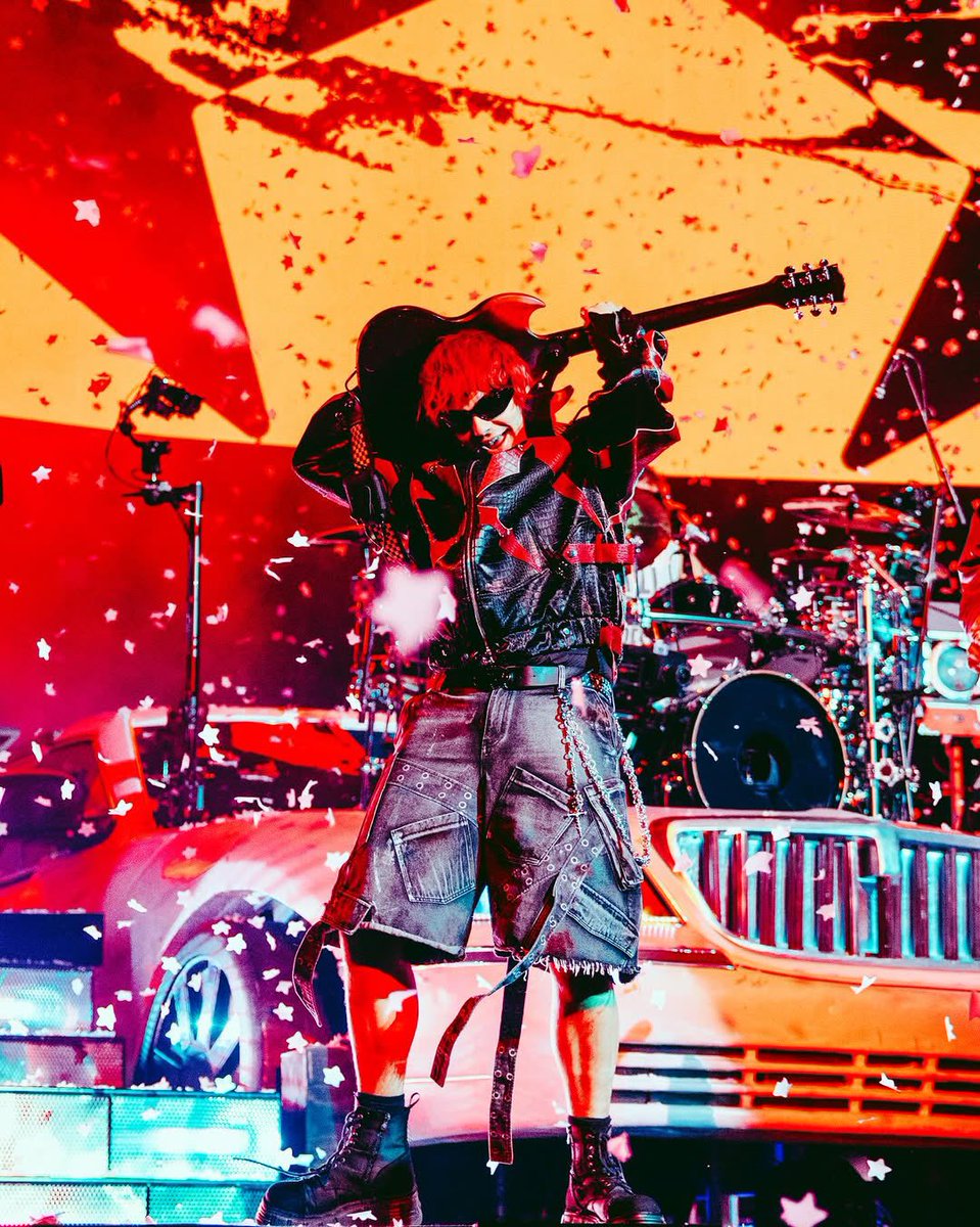 The5SOSYears's tweet photo. 5SOS MSG N2 ★
Via captured.byjessie on IG
#EASMSG #MSGIsAStar #EASTour #EASNewYork #NewYorkIsAStar ☆ https://t.co/TyKUyY8WSC