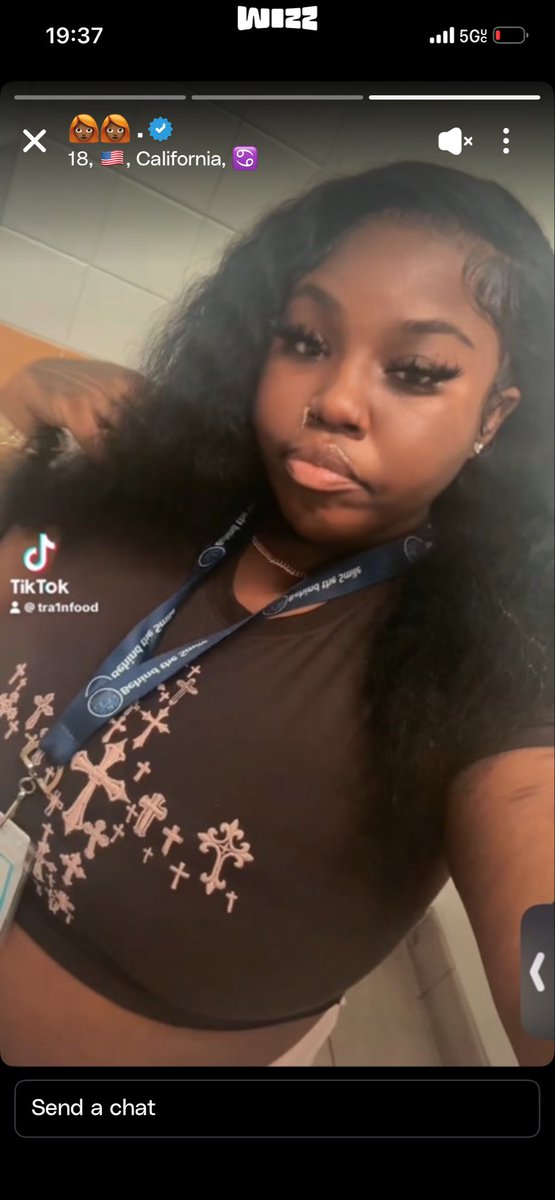 MasterCum50943's tweet photo. @prettypinkyboo The bitch a scammer and ima leak all her shit and face https://t.co/Ov8XOlhiCl
