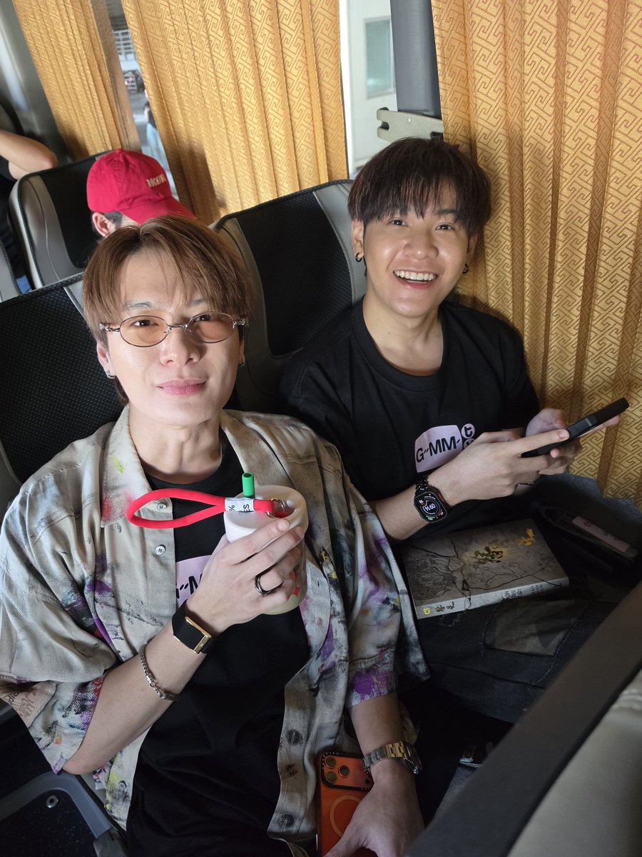 inthroughmist's tweet photo. ปีนี้ไม่ต้องส่องยากแล้วมั้ง ตัวติดกันซะขนาดนี้ 👀

KRISTSINGTO​ OUT​ING​ DATE​

#GMMTVOuting2026
#คริสสิงโต https://t.co/6MojpXbkPf