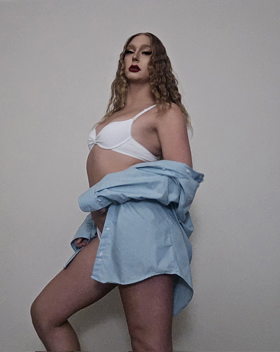 TallBlondeTS's tweet photo. #trans #alien #transsexual #whitebraandthong #pose #hottie #sexy #classy #redlip #hairdown #wavyhair #eyes #eyessettokill #perfection #thighs https://t.co/SROfeO2fHB