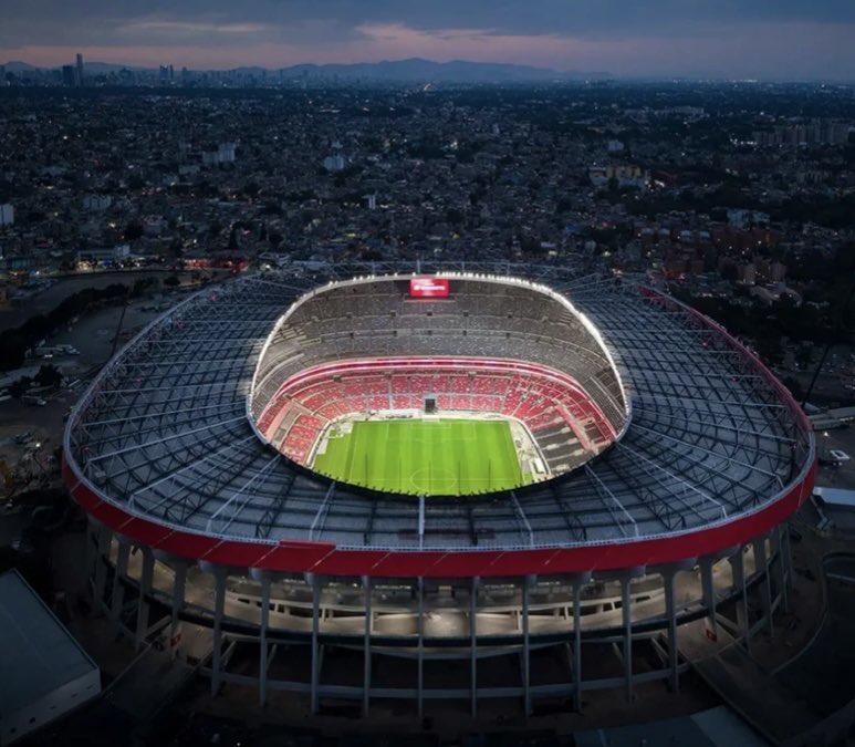 aromgom's tweet photo. @rdfava Tranquilo, campeón. Ustedes coleccionan Copas; nosotros, Mundiales. 

Ustedes piensan como aficionados: “¿quién levantó la copa?”

La FIFA piensa como empresa: “¿quién puede organizar el evento más grande del planeta?”

Al final, unos levantan la copa. Otros levantan la economía.